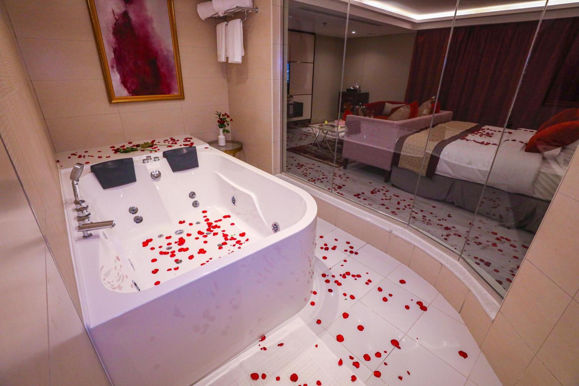 Cheerful Al Waha Unayzah Hotel Унайза Экстерьер фото