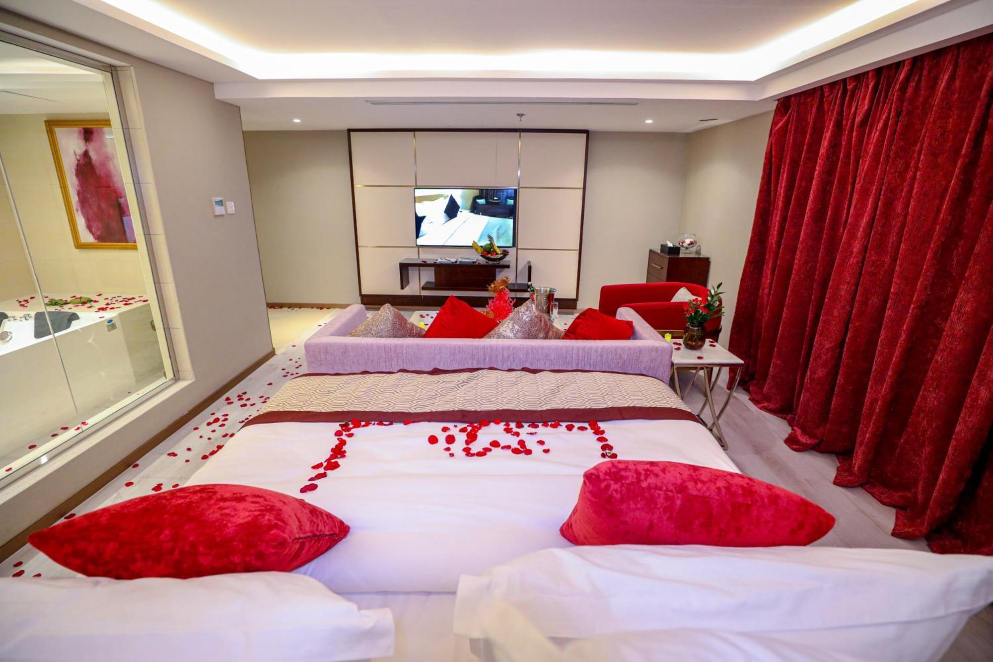 Cheerful Al Waha Unayzah Hotel Унайза Экстерьер фото